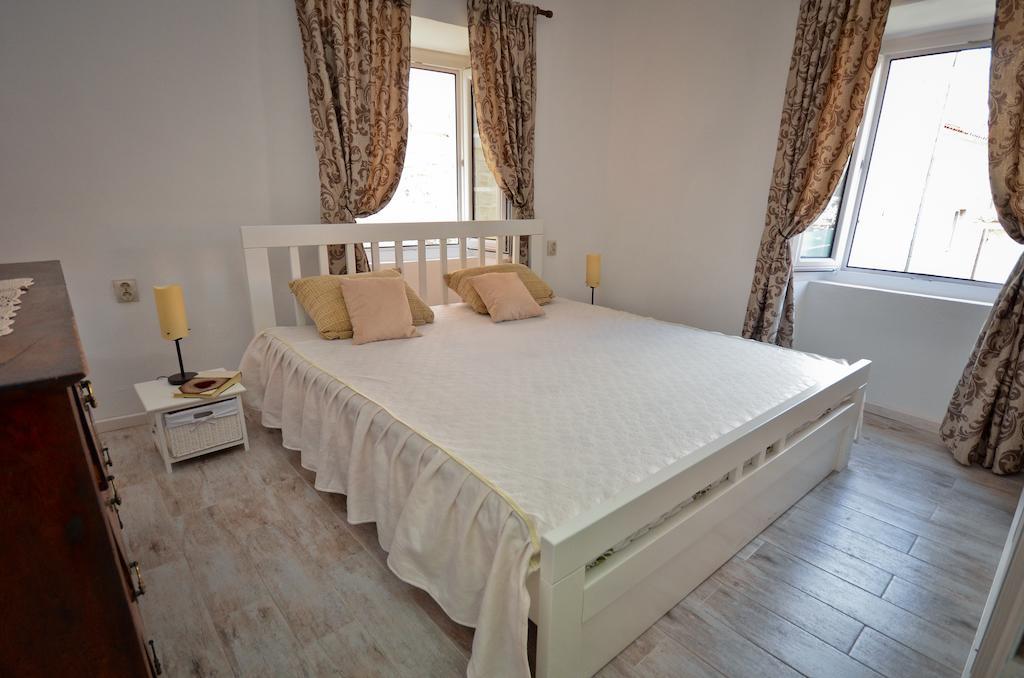 Bell Tower Apartment Budva Habitación foto